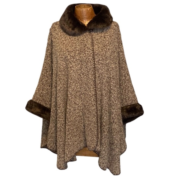 Elegant Brown & Tan Women's Boucle Knit Cape Sweater with Faux Fur Trim - Picture 1 of 8